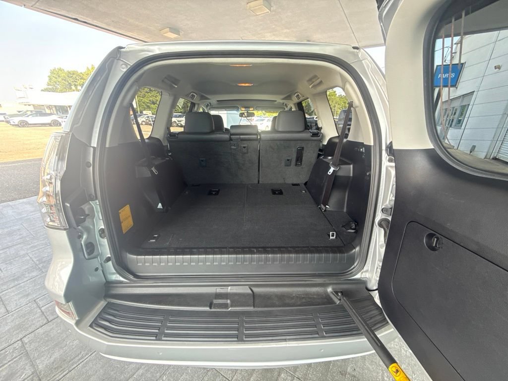 Used 2019 Lexus GX 460 w/ Navigation Package AWD/4WD image 44