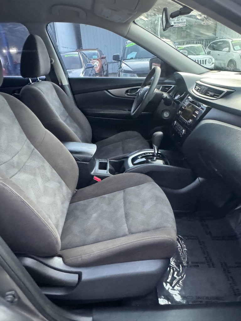 Used 2015 Nissan Rogue S FWD image 9