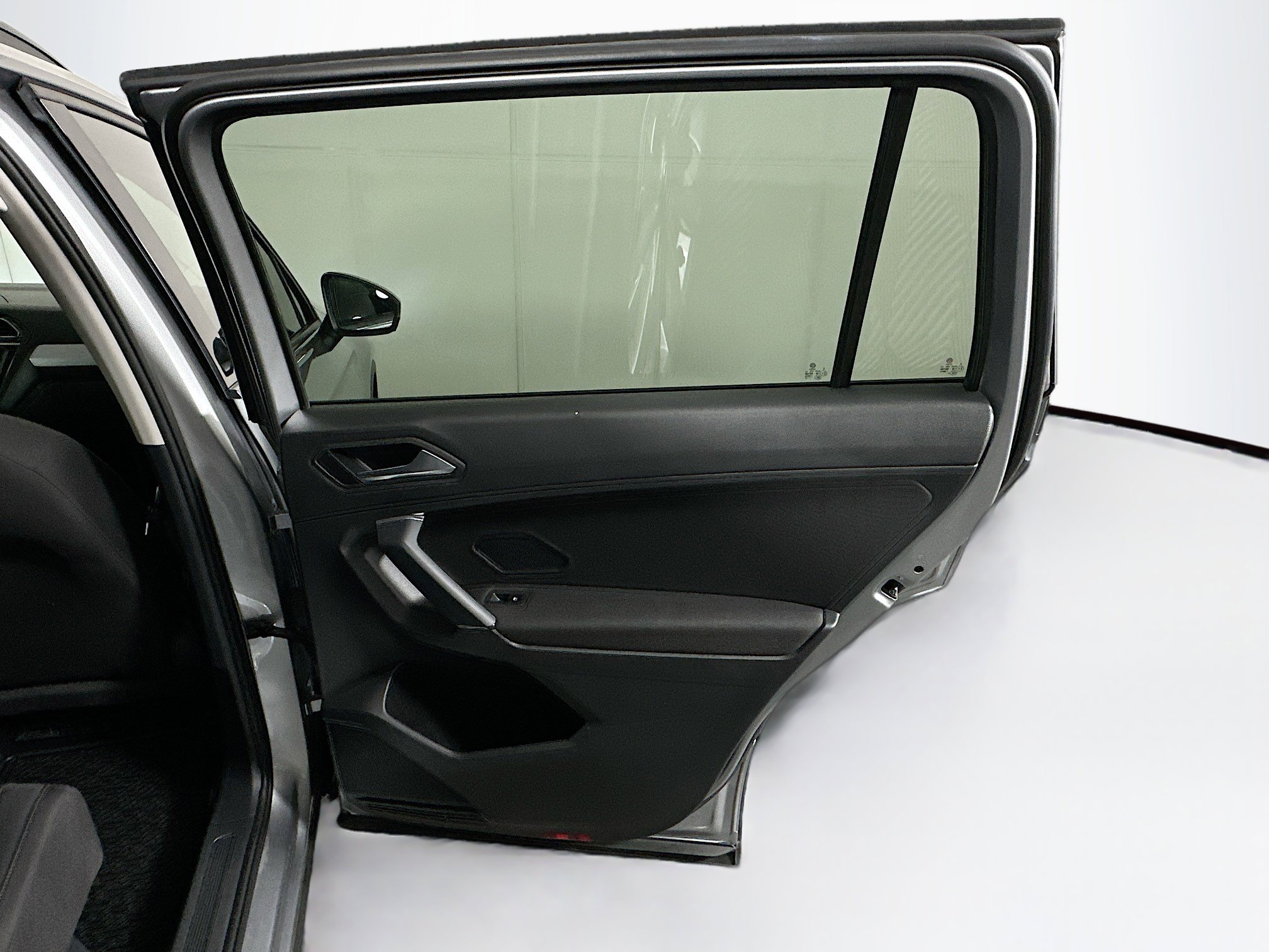 Used 2019 Volkswagen Tiguan S w/ Driver Assistance Package image 28