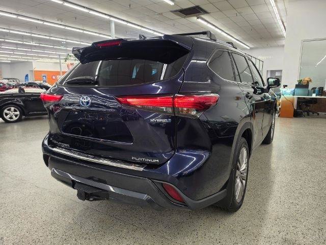 Used 2022 Toyota Highlander Platinum AWD/4WD image 5