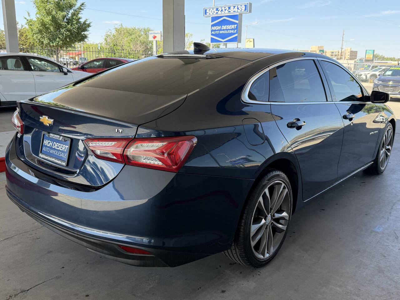 Used 2022 Chevrolet Malibu LT FWD image 5