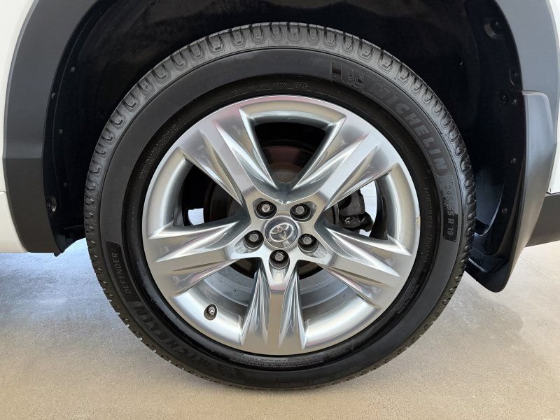 Used 2014 Toyota Highlander Limited FWD image 12