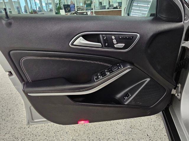 Used 2018 Mercedes-Benz GLA 250 4MATIC w/ Premium Package image 25