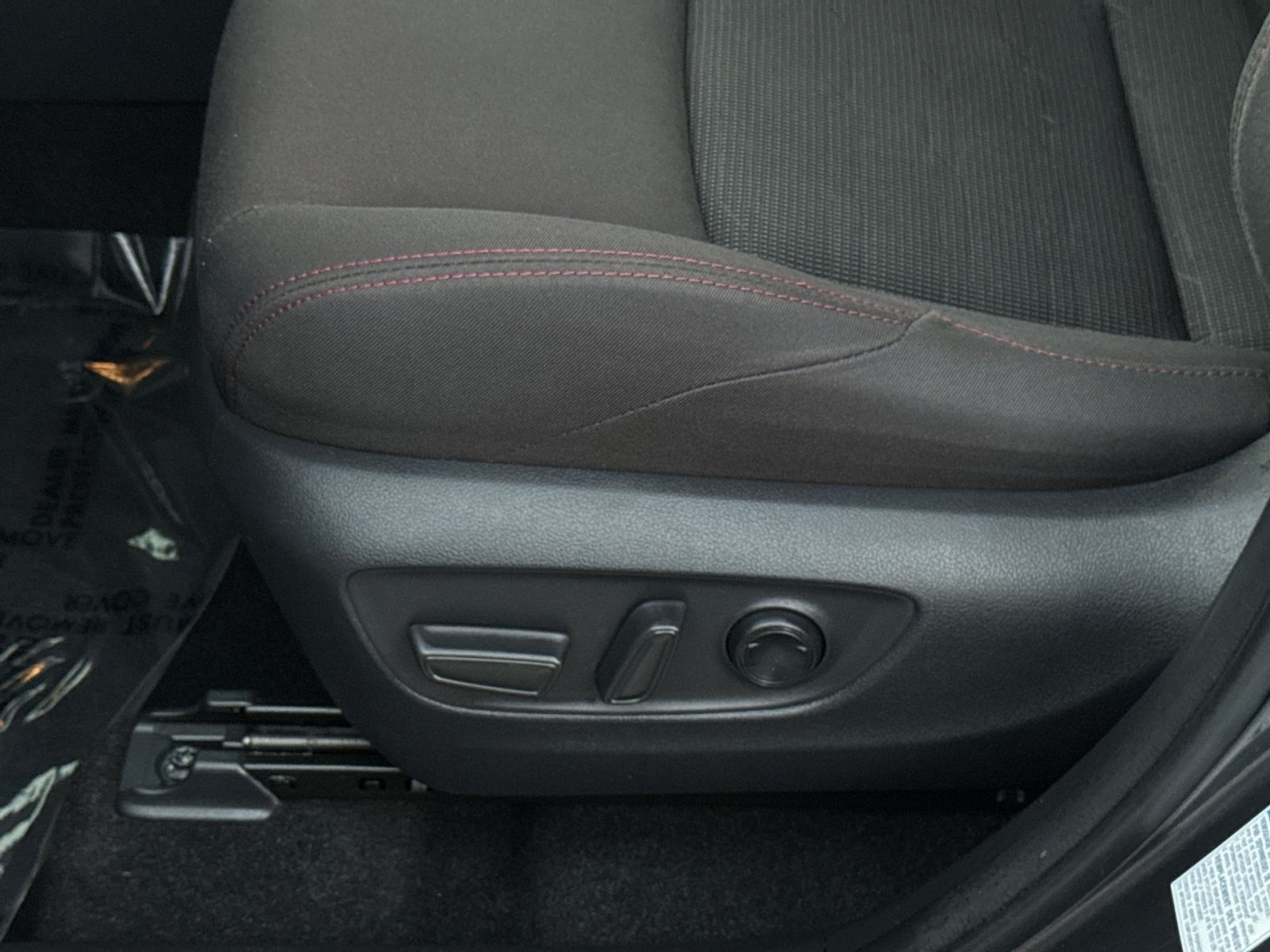 Used 2021 Toyota RAV4 SE w/ Weather & Moonroof Package AWD/4WD image 12