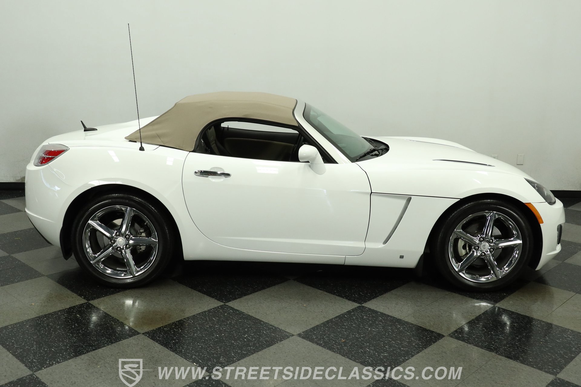 Used 2009 Saturn Sky Red Line image 13