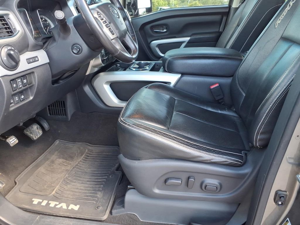 Used 2019 Nissan Titan PRO-4X w/ Pro-4x Convenience Package AWD/4WD image 14