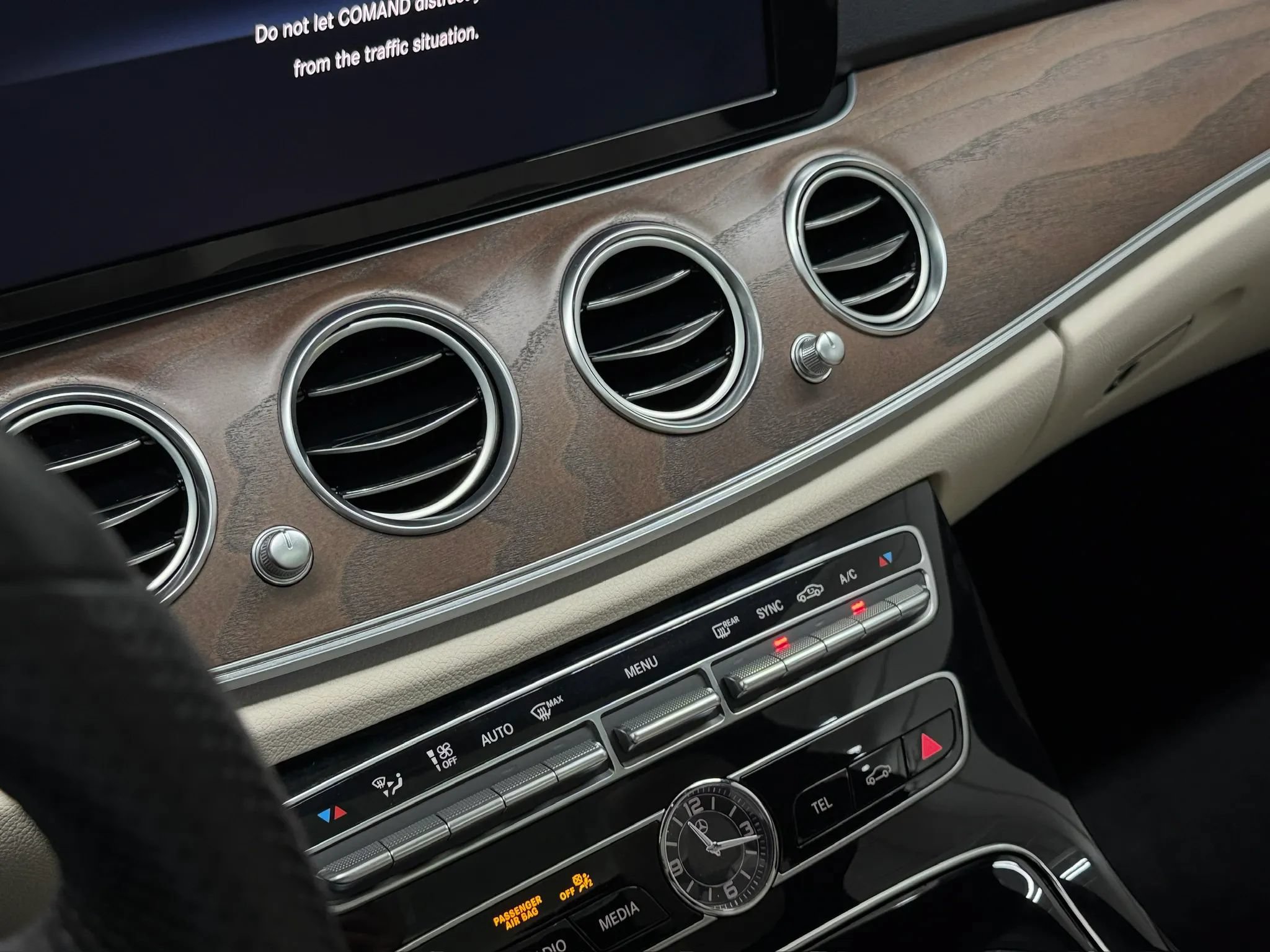 Used 2017 Mercedes-Benz E 400 4MATIC Wagon image 75