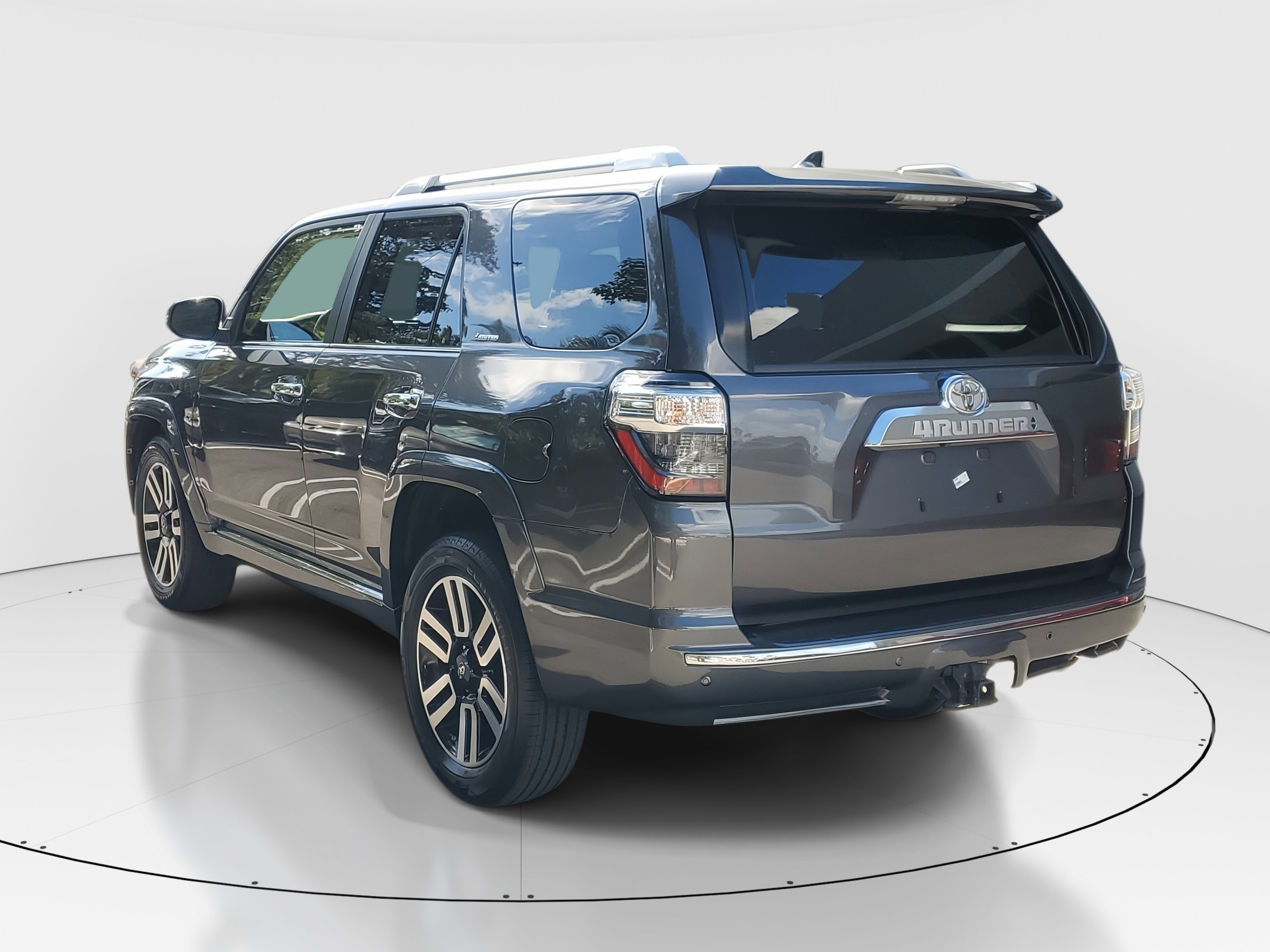 Used 2021 Toyota 4Runner Limited image 5