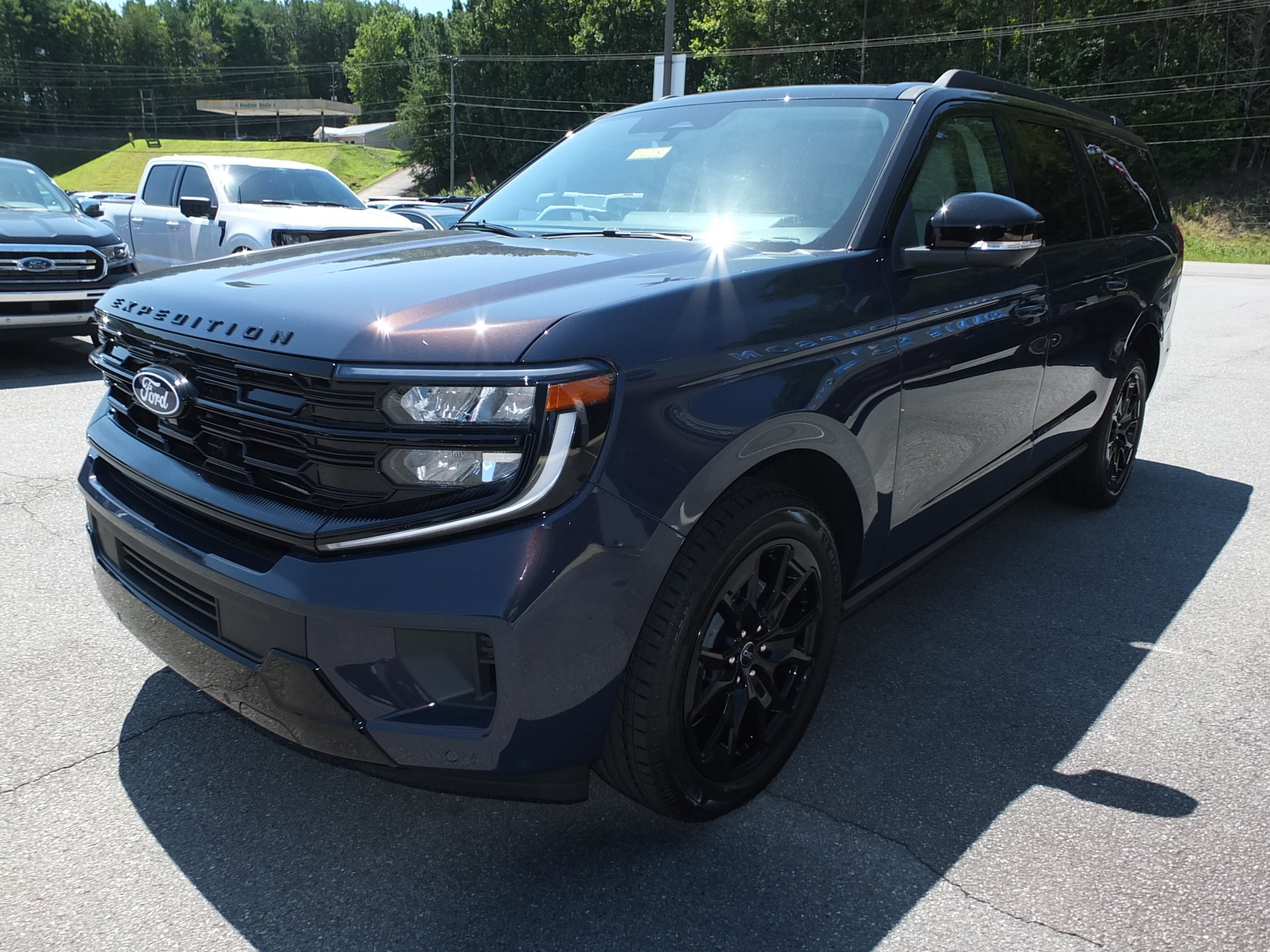 New 2027 Ford Expedition Max Platinum AWD/4WD image 7