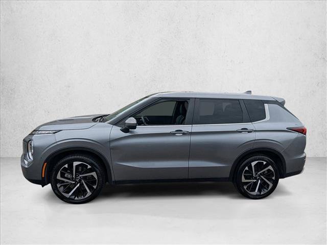 Used 2024 Mitsubishi Outlander SE image 9