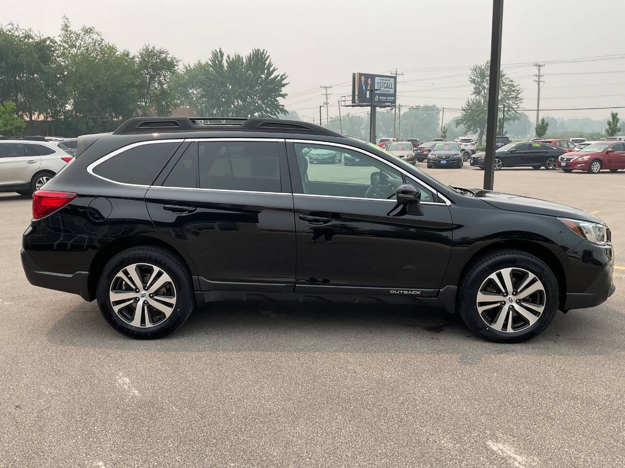 Used 2018 Subaru Outback 3.6R Limited AWD/4WD image 9
