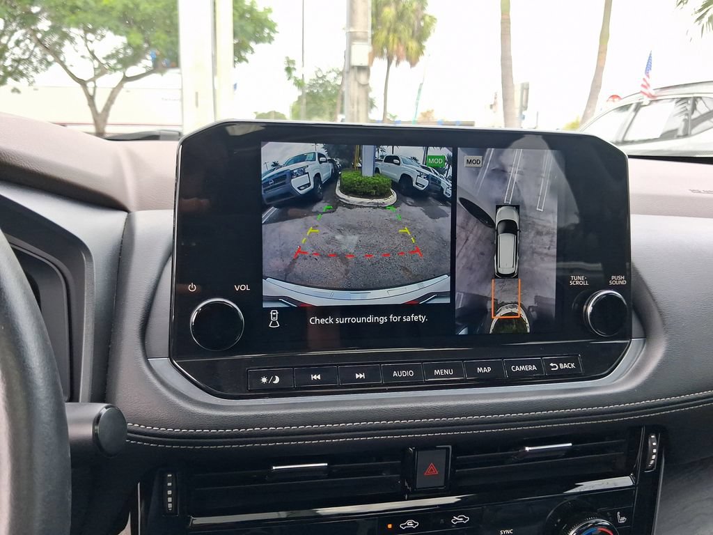 Used 2022 Nissan Rogue Platinum w/ Head-Up Display Package FWD image 24