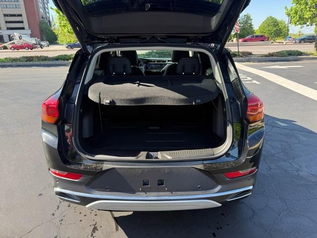 Used 2023 Buick Encore GX Essence w/ Advanced Technology Package FWD image 5