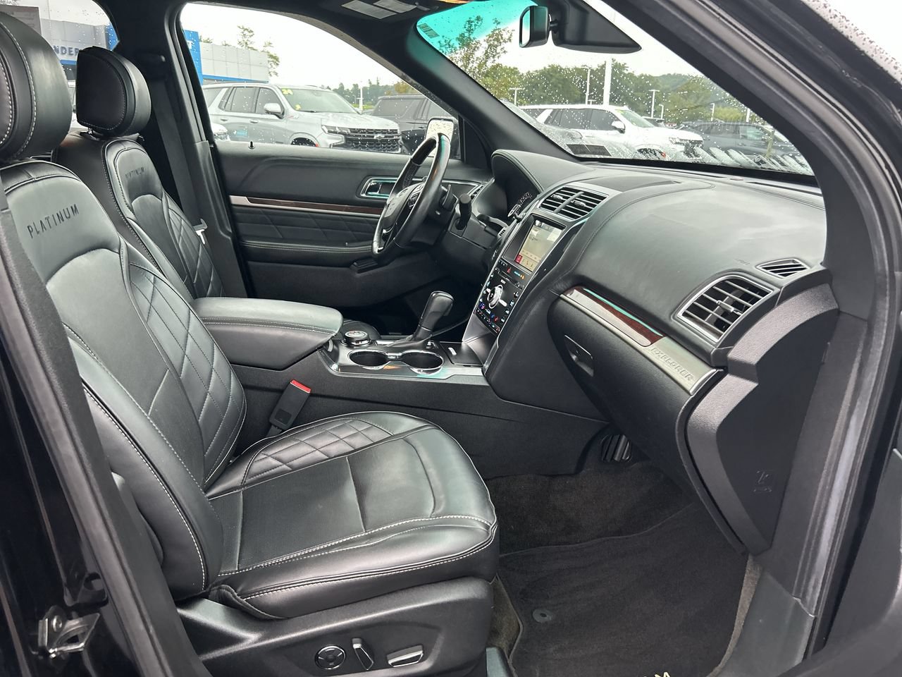 Used 2017 Ford Explorer Platinum AWD/4WD image 13
