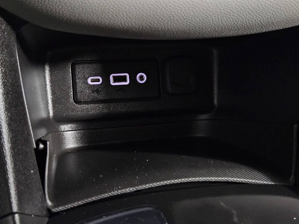 Used 2023 Chevrolet Equinox LT image 16