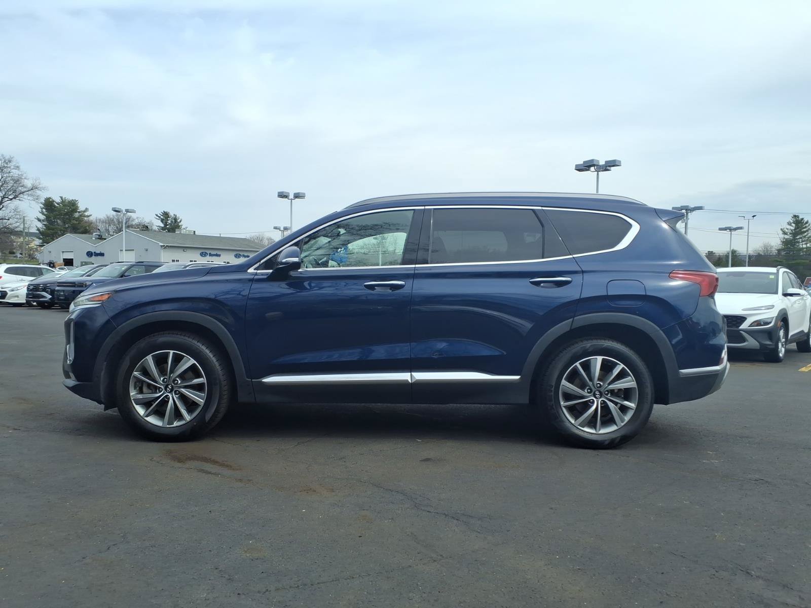 Used 2019 Hyundai Santa Fe AWD image 2