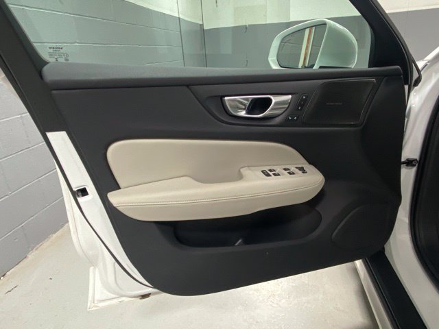 Certified 2025 Volvo V60 B5 Cross Country Ultra AWD/4WD image 8