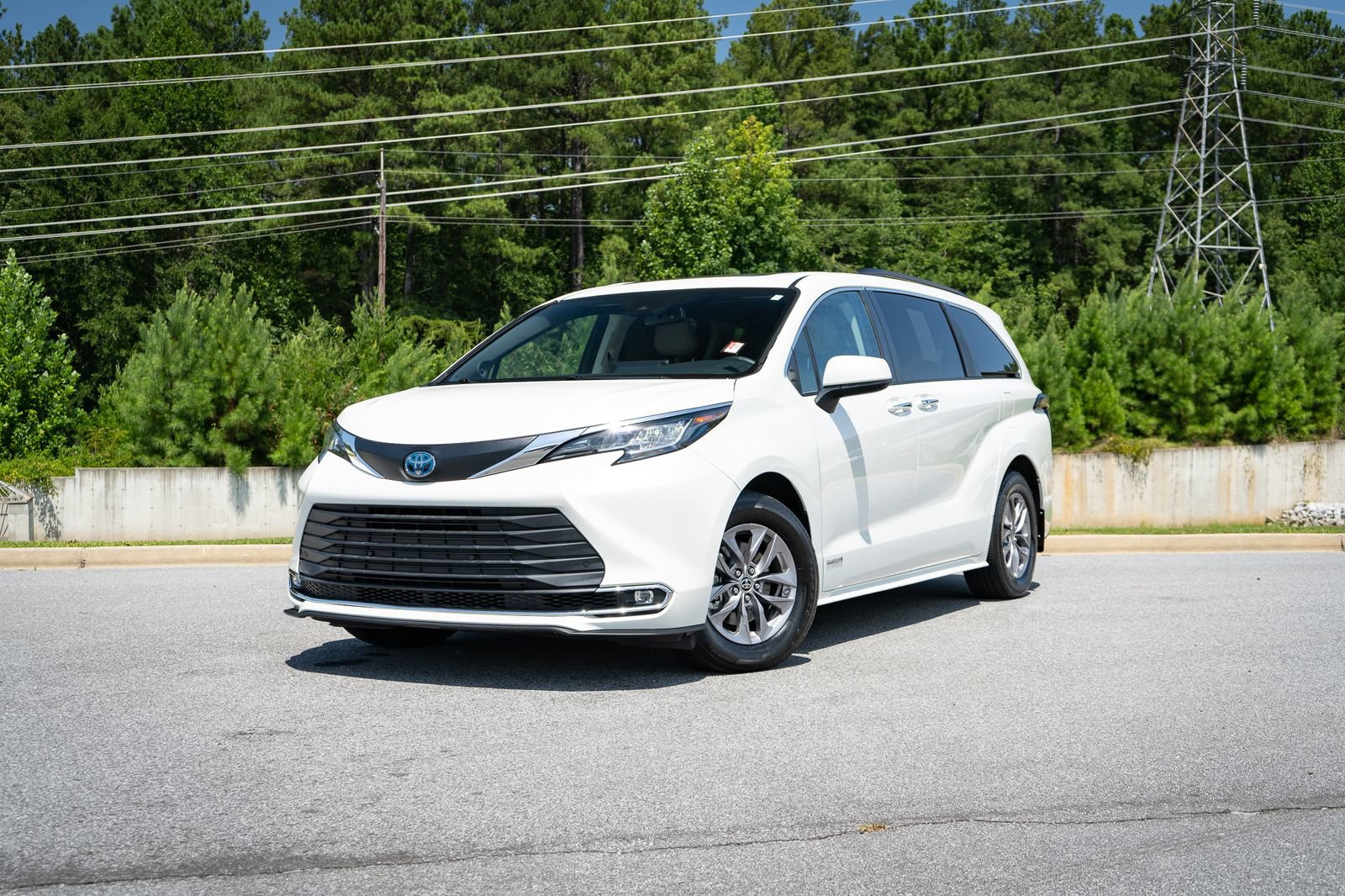 Used 2021 Toyota Sienna XLE w/ XLE Plus Package AWD/4WD video 1