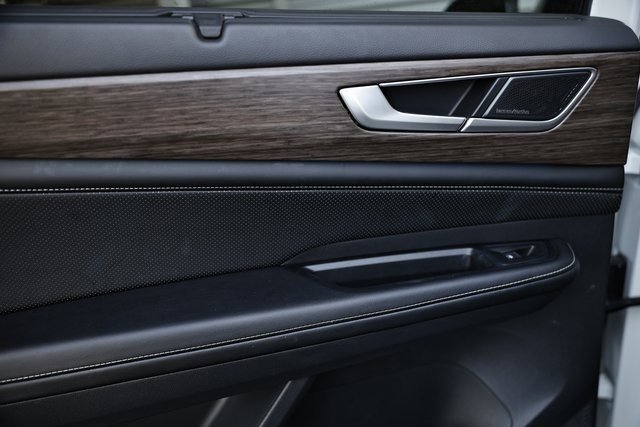 Used 2024 Volkswagen Atlas SEL Premium R-Line image 23