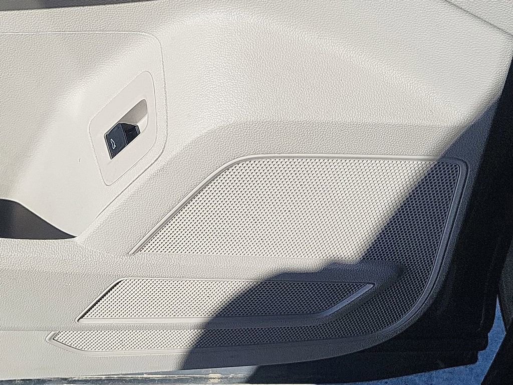 Used 2022 Volkswagen Atlas SE w/ Panoramic Sunroof Package AWD/4WD image 30