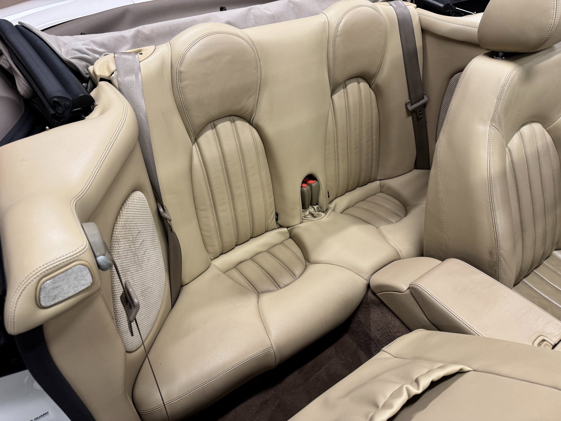 Used 2003 Jaguar XK8 Convertible image 14