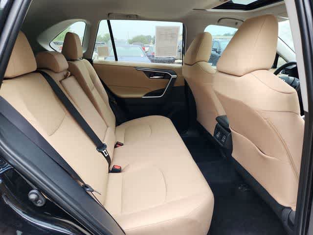 Certified 2025 Toyota RAV4 XLE w/ Convenience Package FWD image 18
