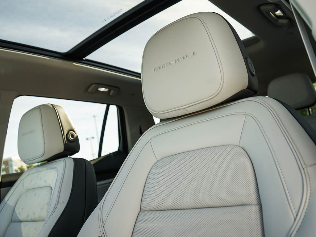 New 2026 GMC Terrain Denali w/ LPO, Floor Liner Package image 20