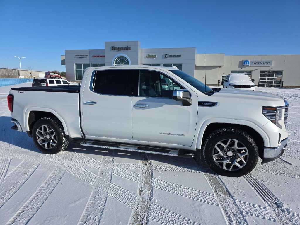 Used 2022 GMC Sierra 1500 SLT w/ SLT Premium Plus Package image 4