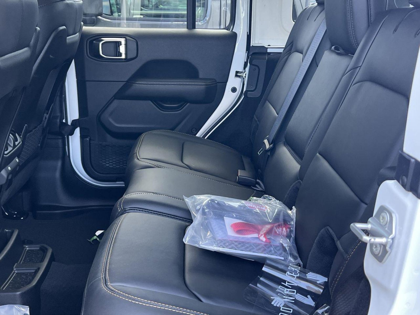 New 2025 Jeep Wrangler Unlimited Rubicon 392 image 16