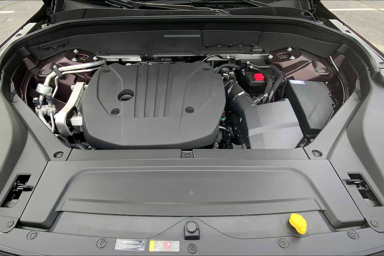 New 2025 Volvo XC90 B5 Plus image 14