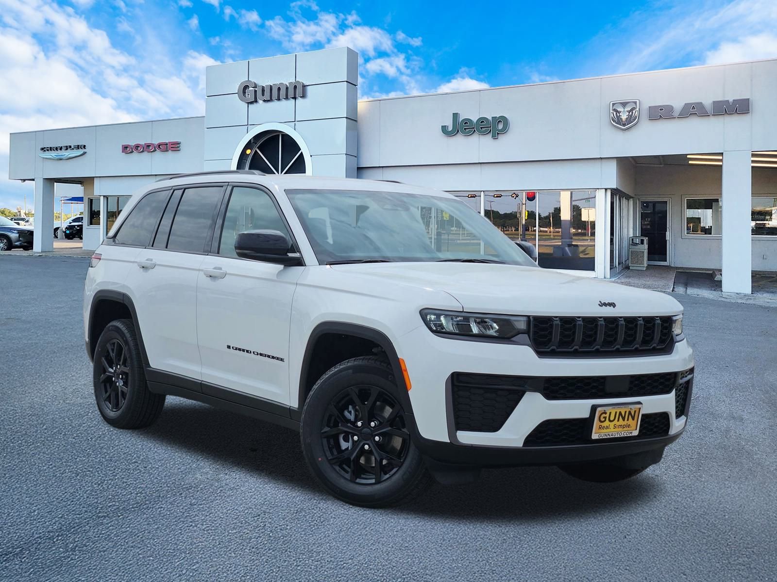 New 2026 Jeep Grand Cherokee Altitude RWD image 1