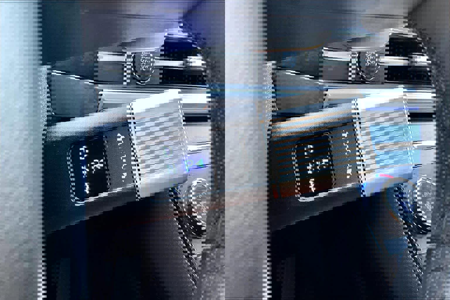 Used 2024 Hyundai Santa Fe Limited image 31