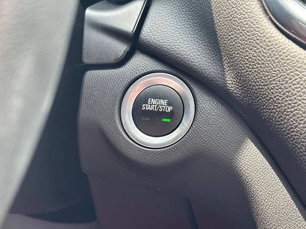 Used 2023 Chevrolet Equinox LT FWD image 28
