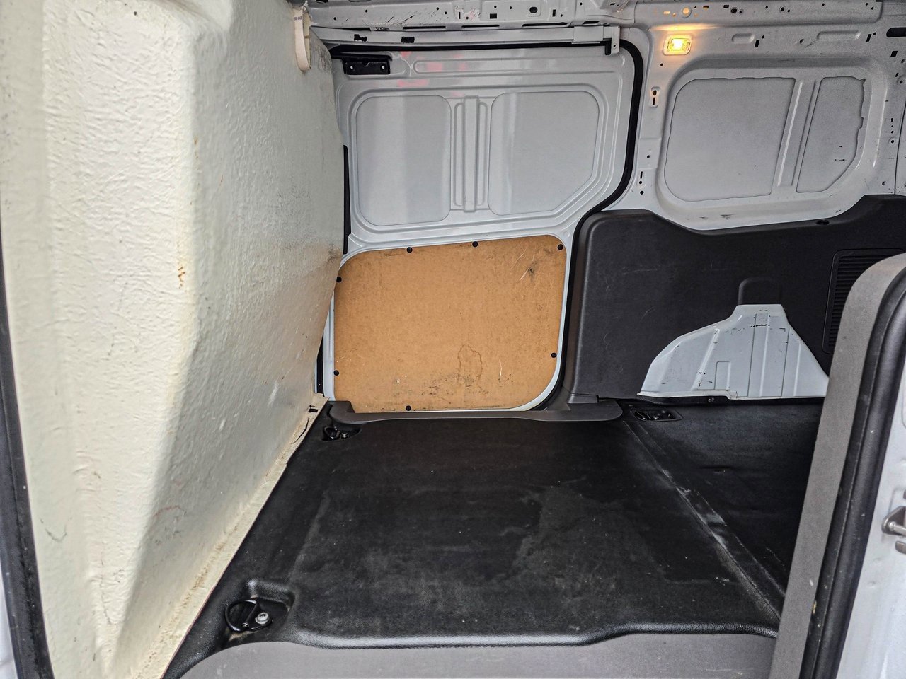 Used 2022 Ford Transit Connect XL image 29