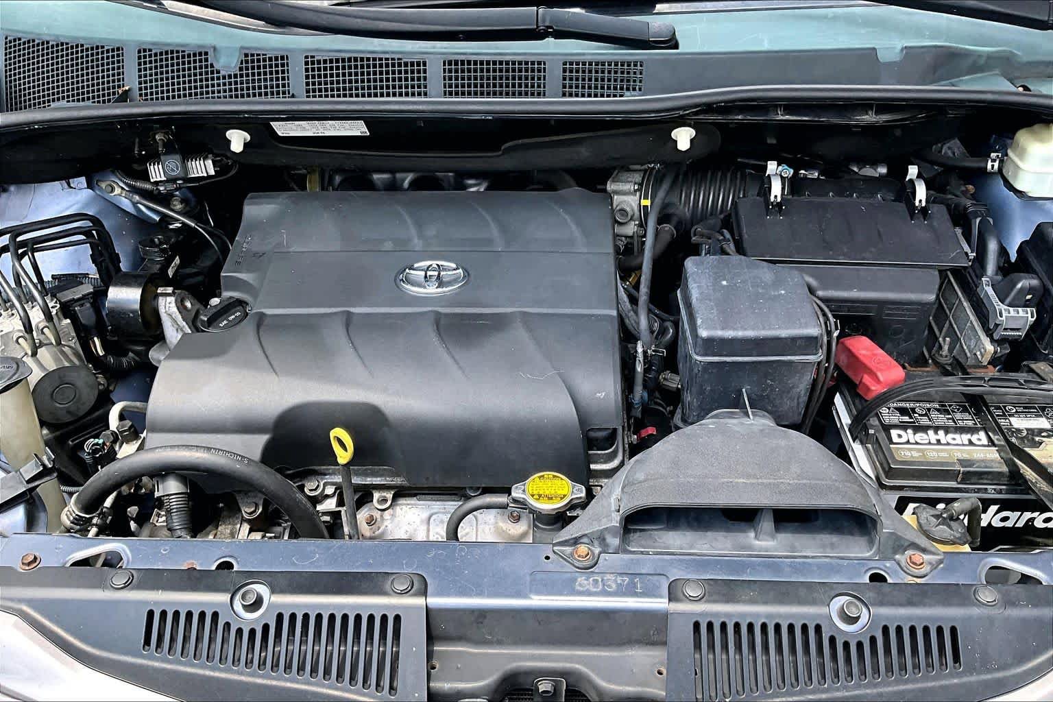Used 2015 Toyota Sienna XLE FWD image 32
