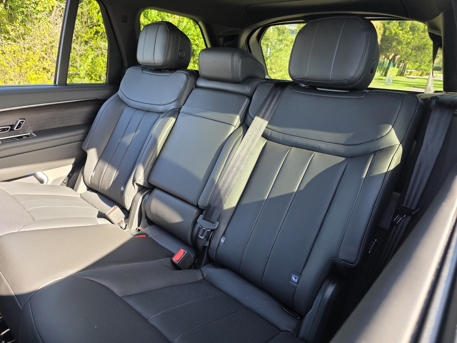 New 2026 Land Rover Range Rover Long Wheelbase SE AWD/4WD image 13