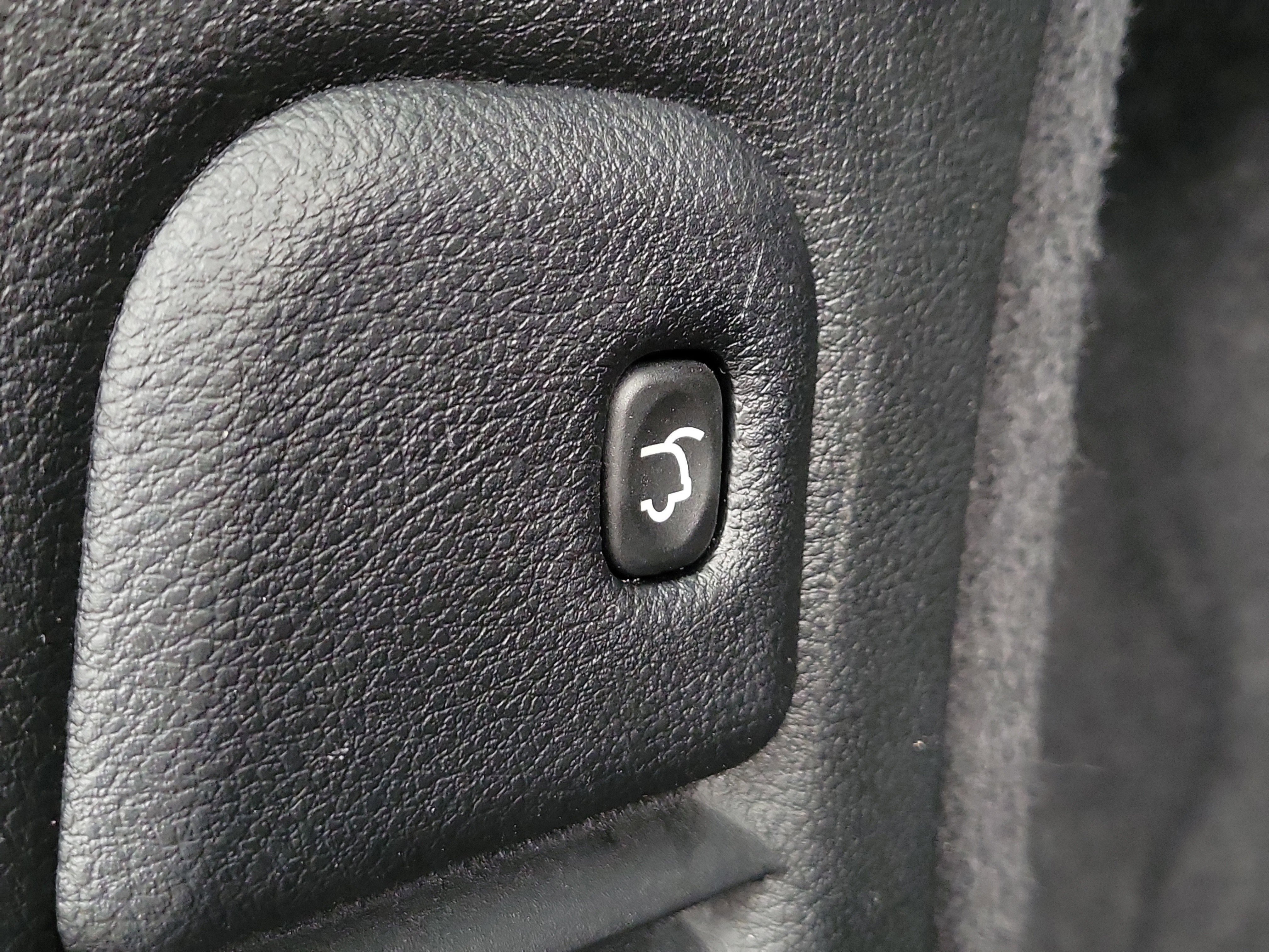 Used 2024 Dodge Durango GT image 8