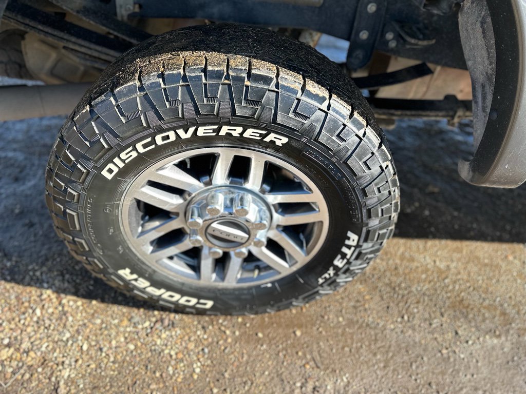 Used 2017 Ford F250 Lariat w/ Lariat Value Package image 30