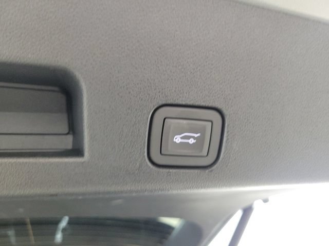 Used 2026 Chevrolet Traverse LT w/ Driver Confidence Package FWD image 20