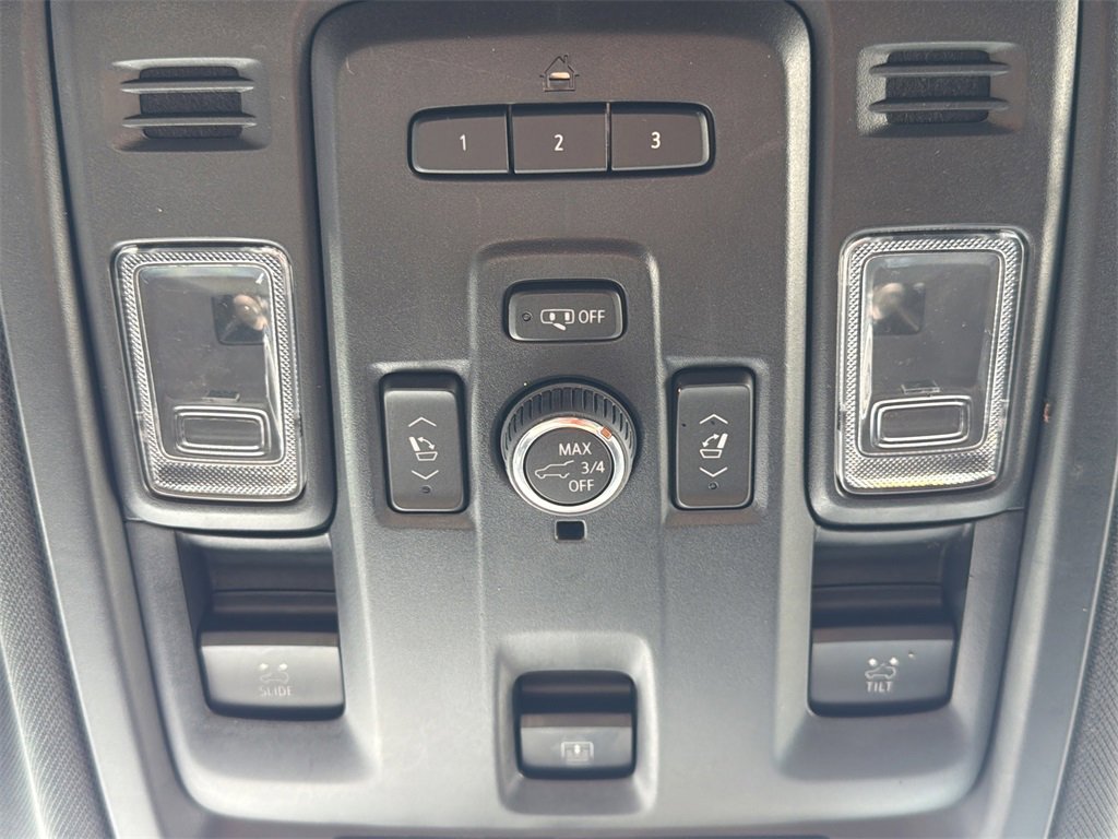 Used 2023 Chevrolet Tahoe Z71 w/ Luxury Package image 40