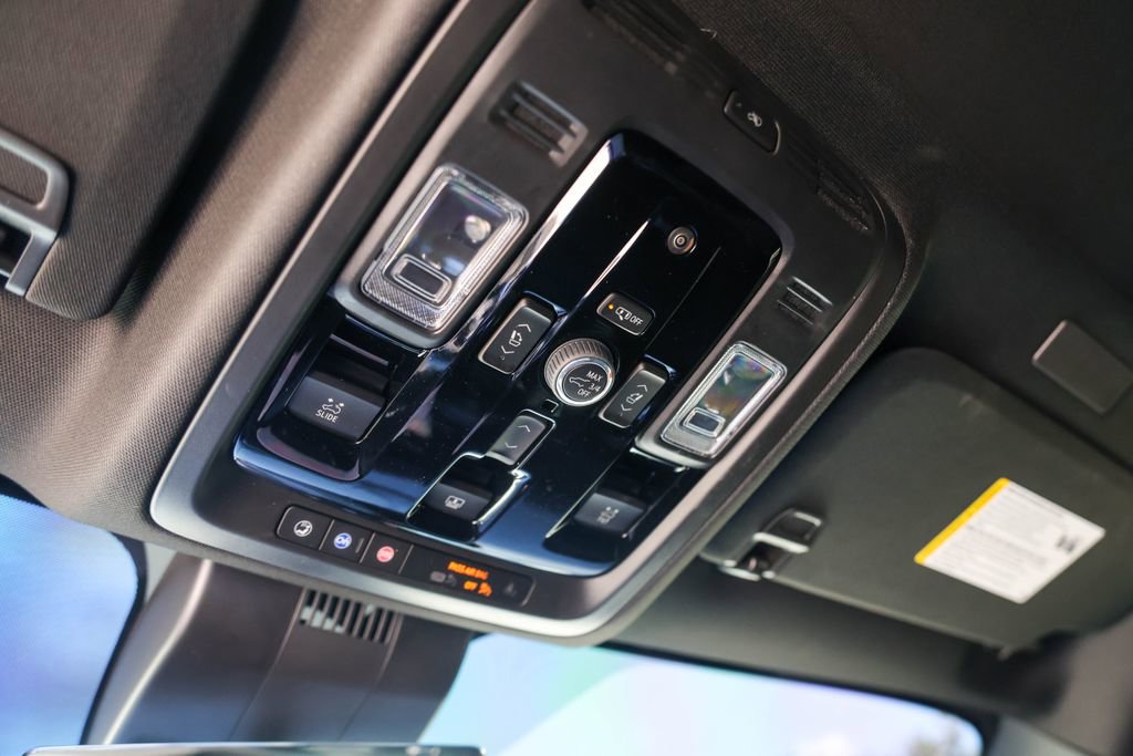 Used 2026 GMC Yukon XL Denali w/ Denali Reserve Package image 22