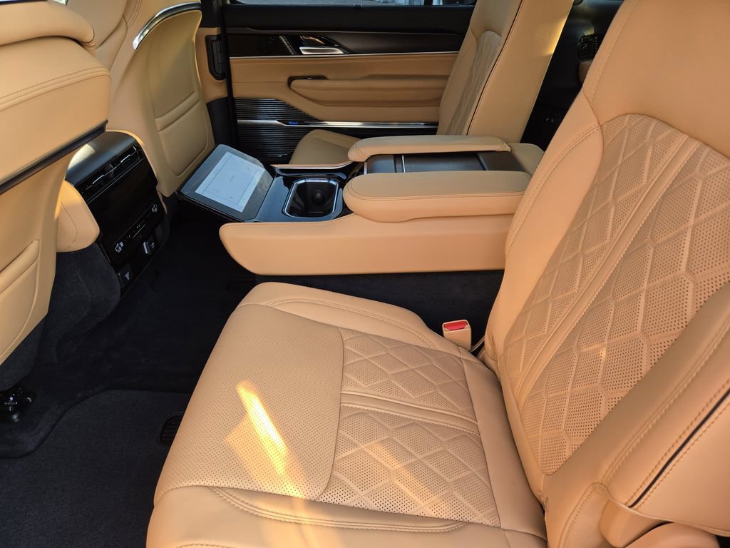 New 2026 Jeep Grand Wagoneer L Summit AWD/4WD image 19