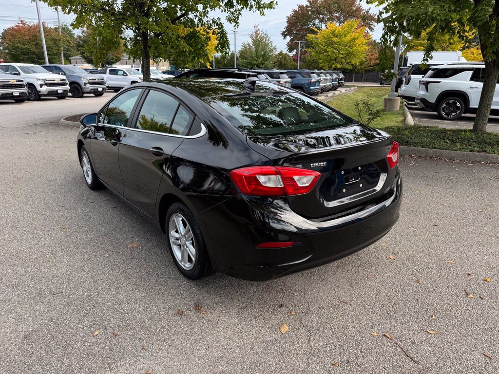 Used 2016 Chevrolet Cruze LT FWD image 3