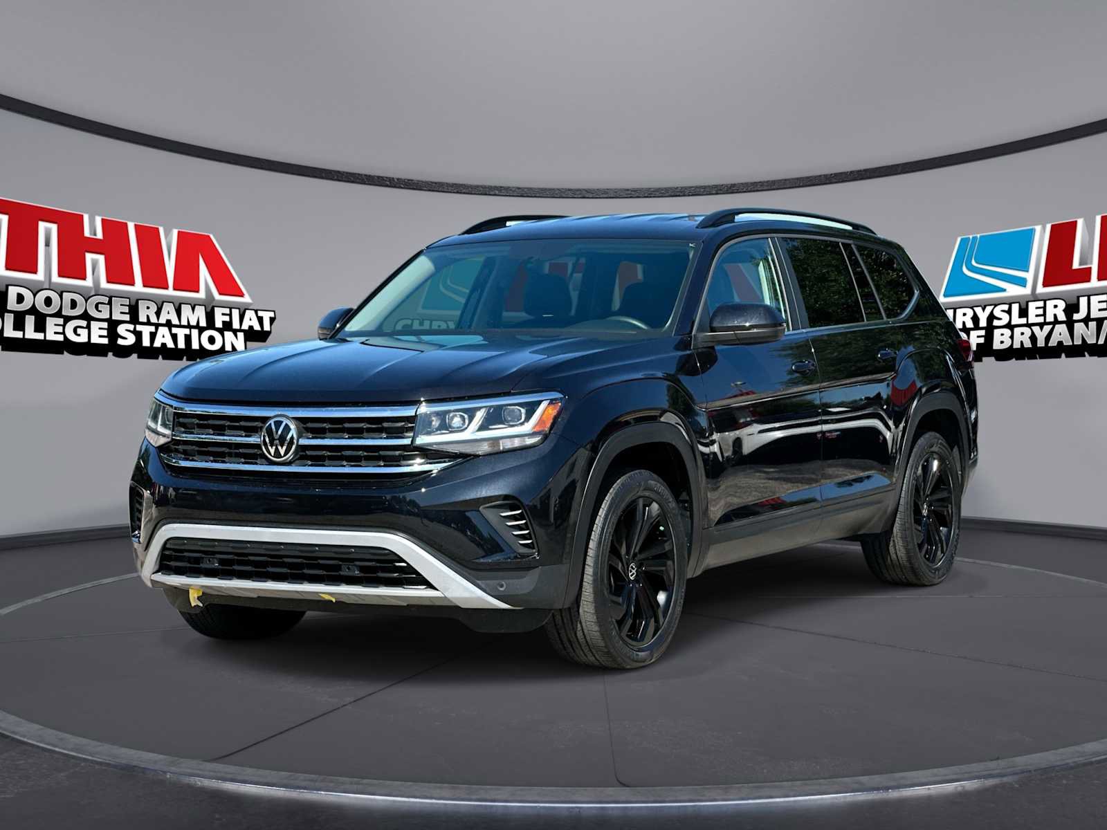 Used 2022 Volkswagen Atlas SE w/ Black Wheel Package FWD image 1