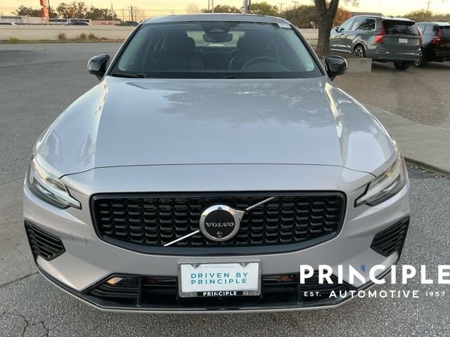 Certified 2025 Volvo S60 T8 Plus AWD/4WD image 3