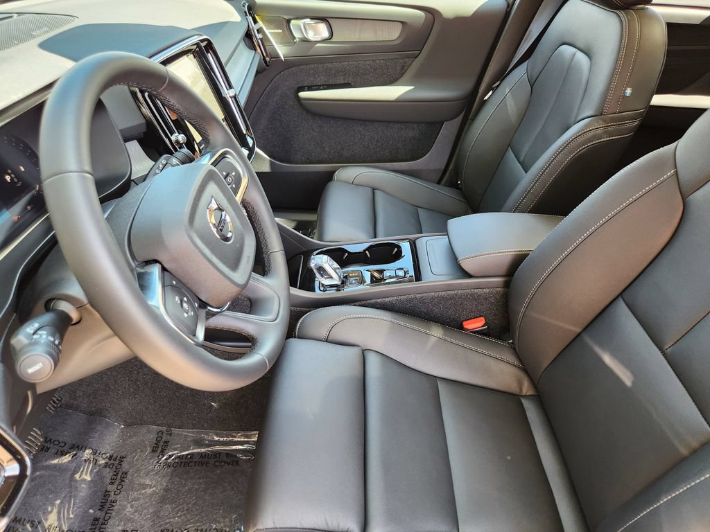 New 2026 Volvo XC40 B5 Ultra w/ Climate Package AWD/4WD image 4