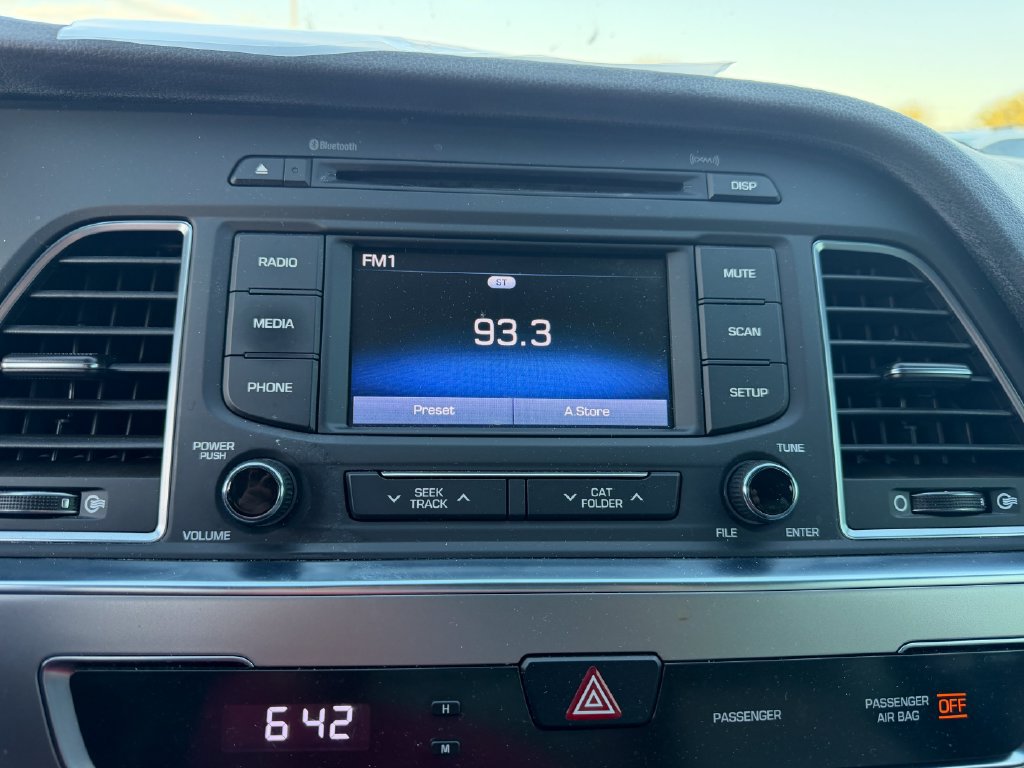 Used 2016 Hyundai Sonata SE FWD image 11