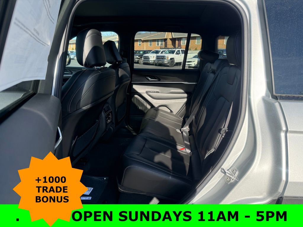 New 2025 Jeep Grand Cherokee Limited image 15