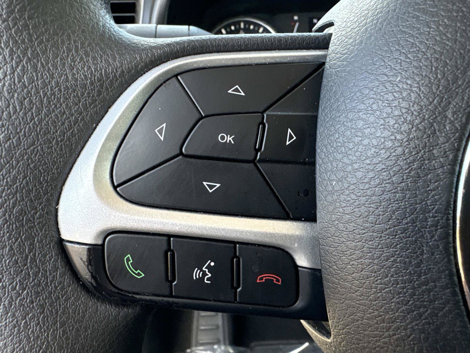 Certified 2023 Jeep Renegade Latitude AWD/4WD image 29