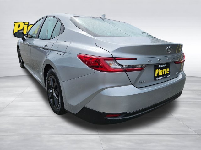 Used 2025 Toyota Camry LE FWD image 3
